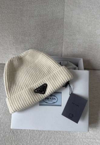 https://vipluxury.sk/Prada čiapka