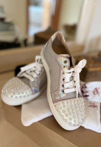 https://vipluxury.sk/Christian Louboutin Tenisky