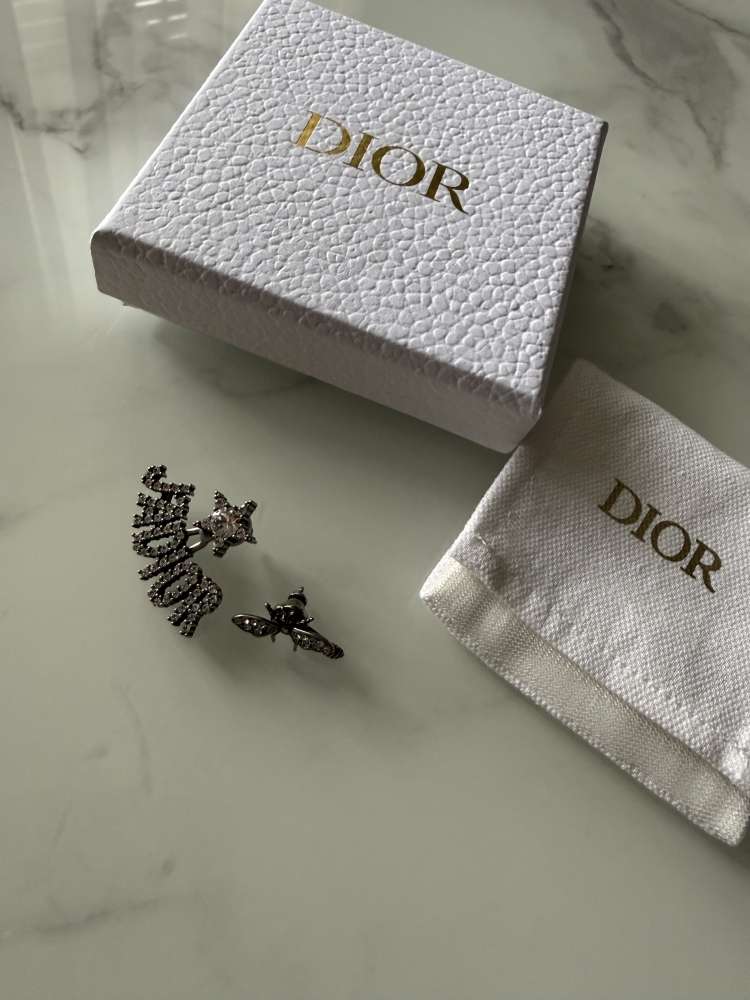 Dior náuštnice