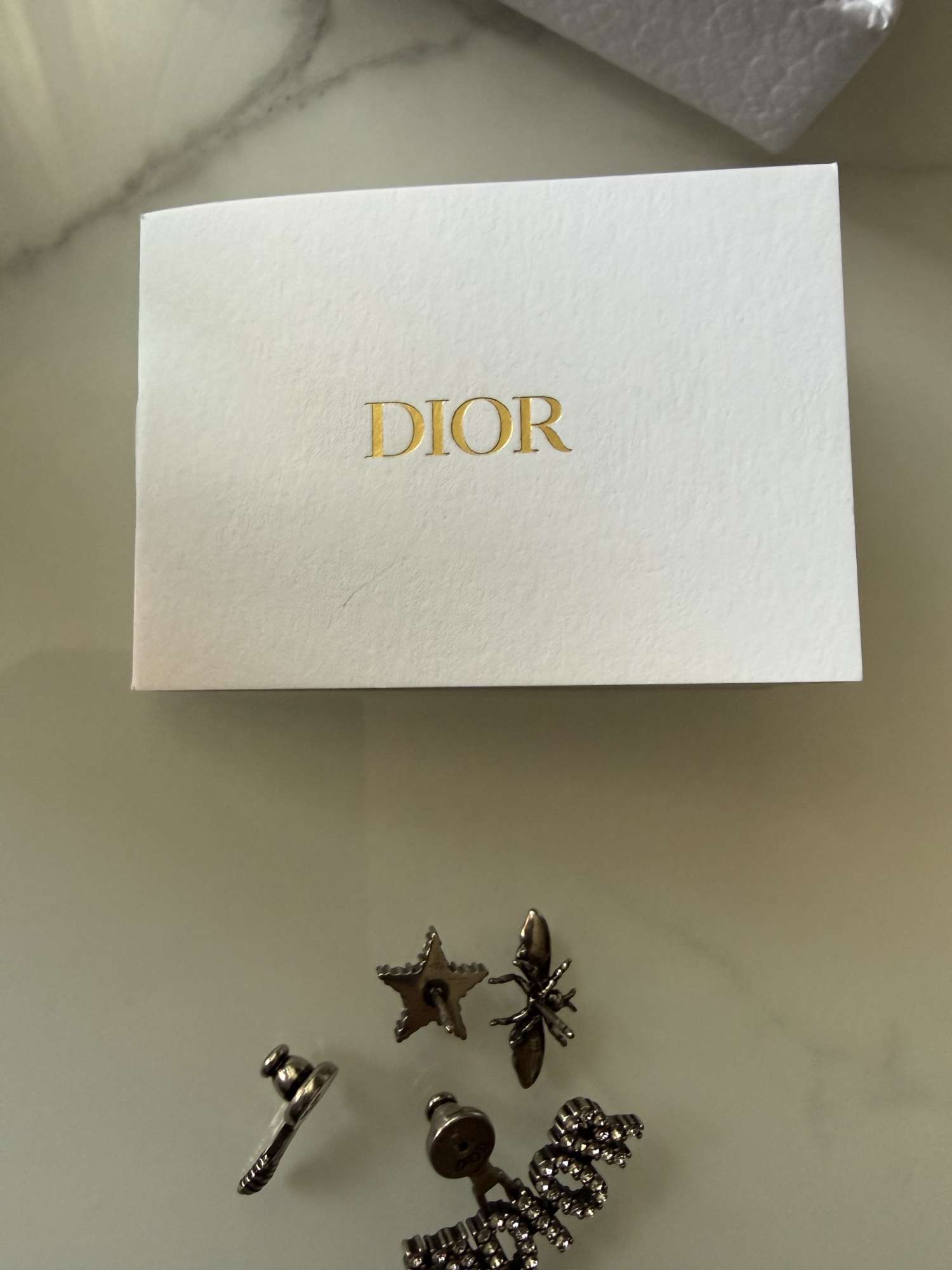 Dior náuštnice