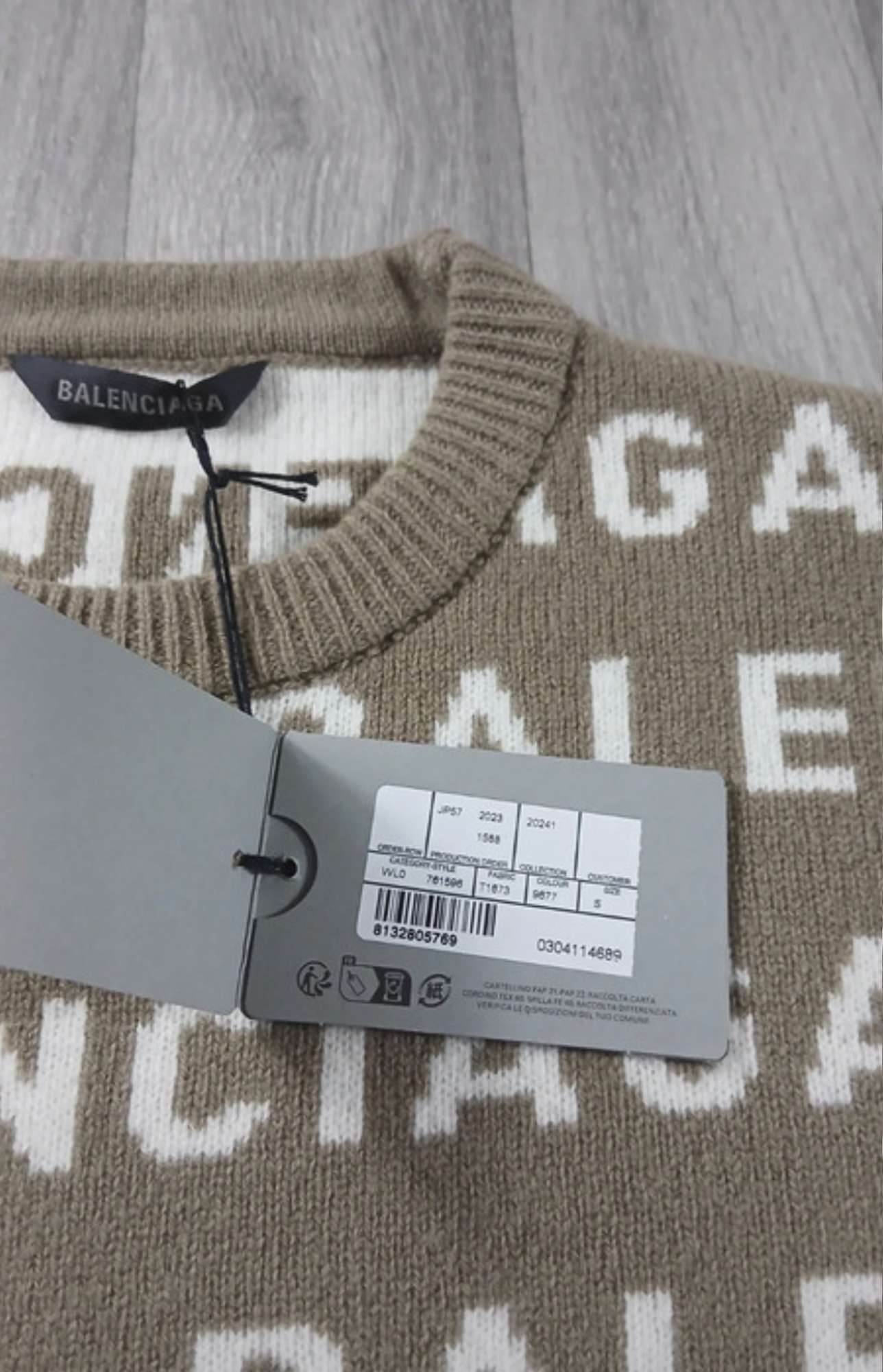 Balenciaga sveter