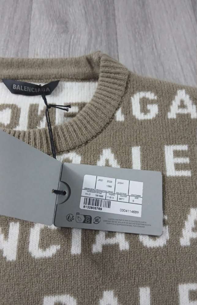 Balenciaga sveter