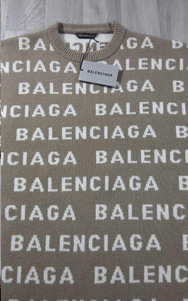 Balenciaga sveter