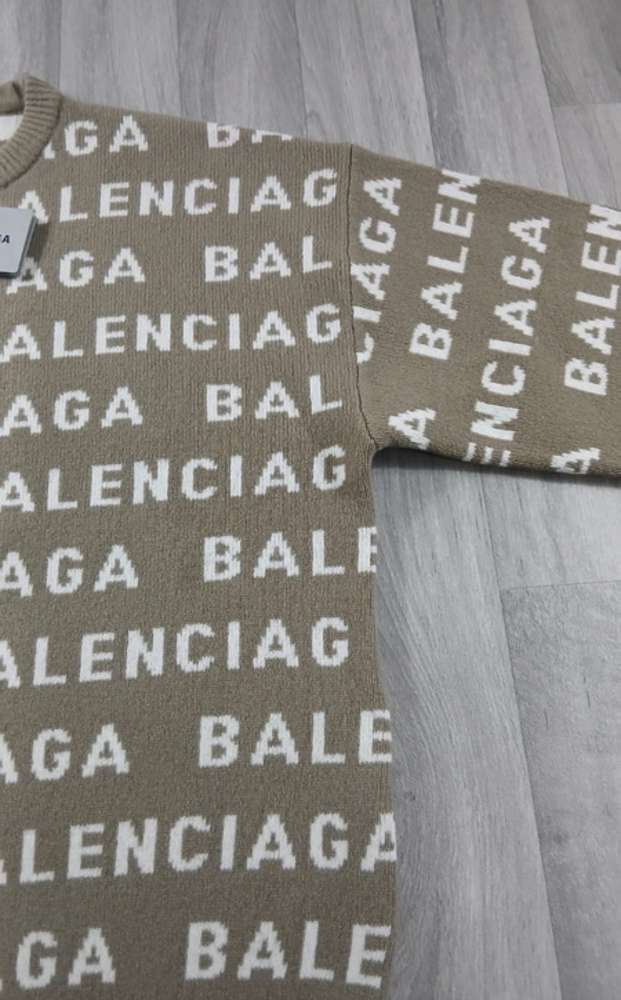 Balenciaga sveter