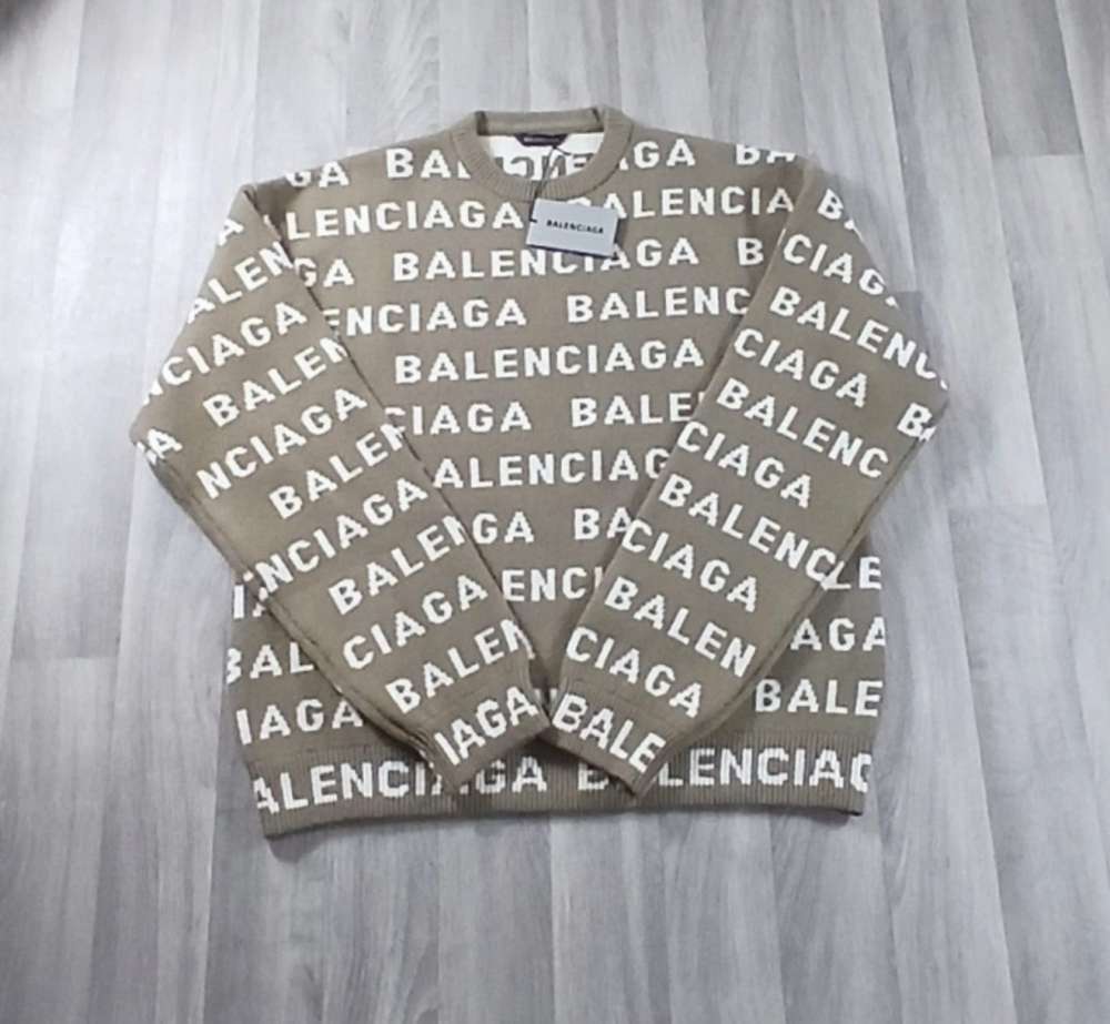 Balenciaga sveter