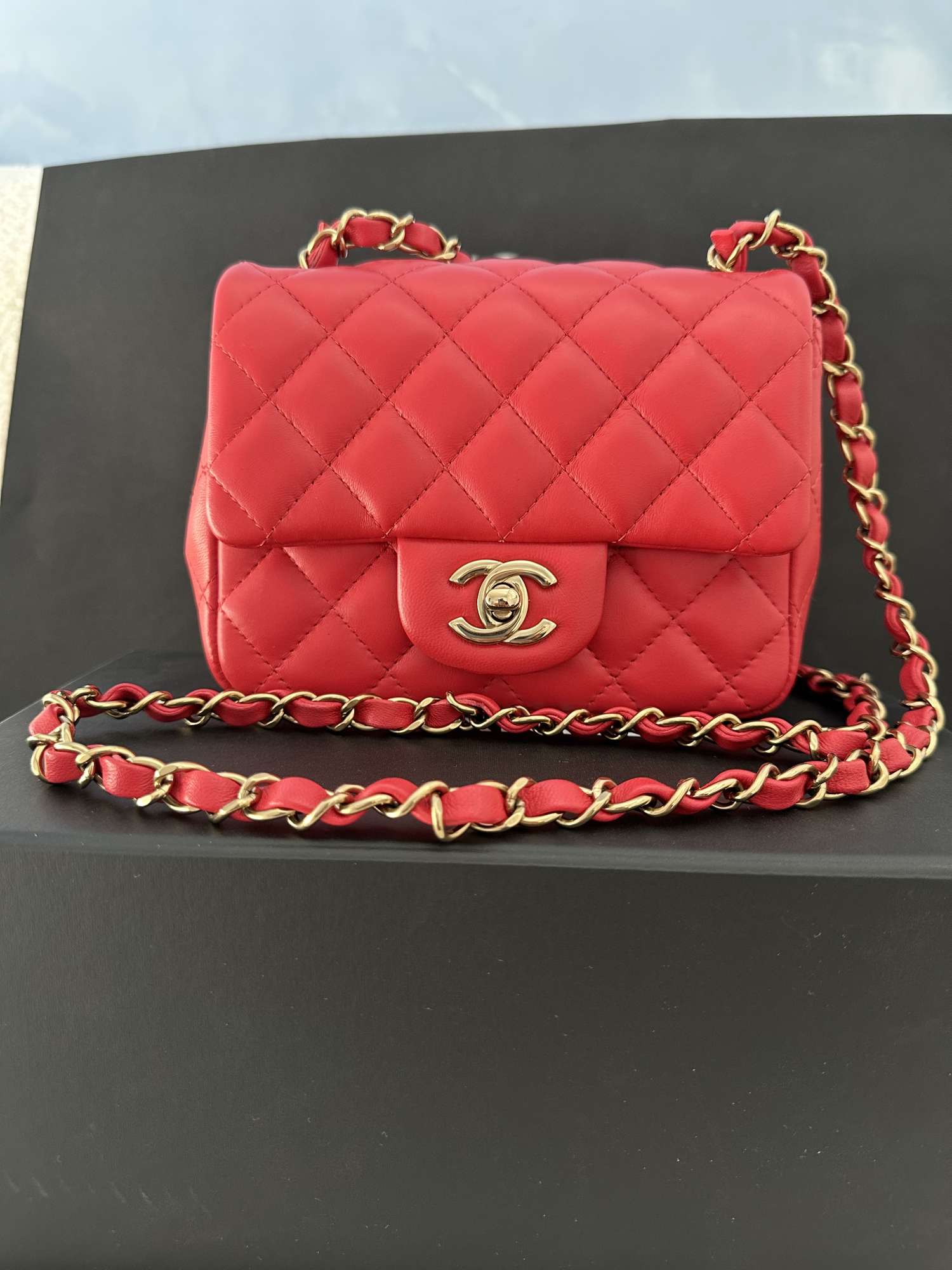 Chanel mini štvorcová jahňacia koža