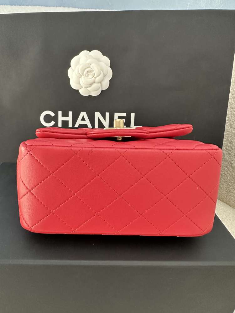 Chanel mini štvorcová jahňacia koža