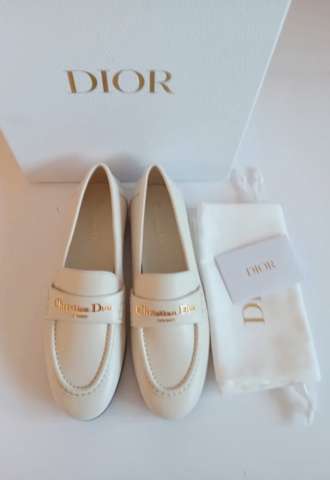 https://vipluxury.sk/Dior mokasinky