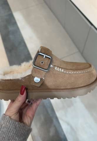 https://vipluxury.sk/Ugg
