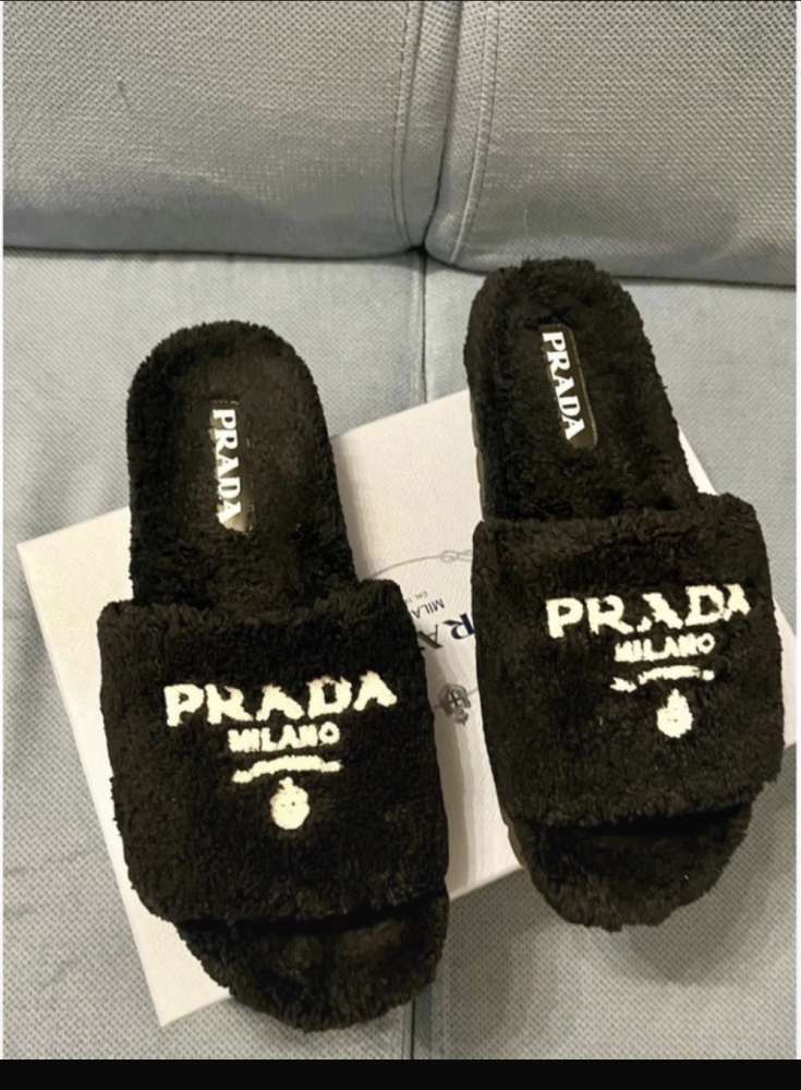Prada šľapky