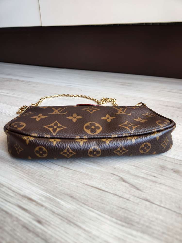 Louis Vuitton Pochette