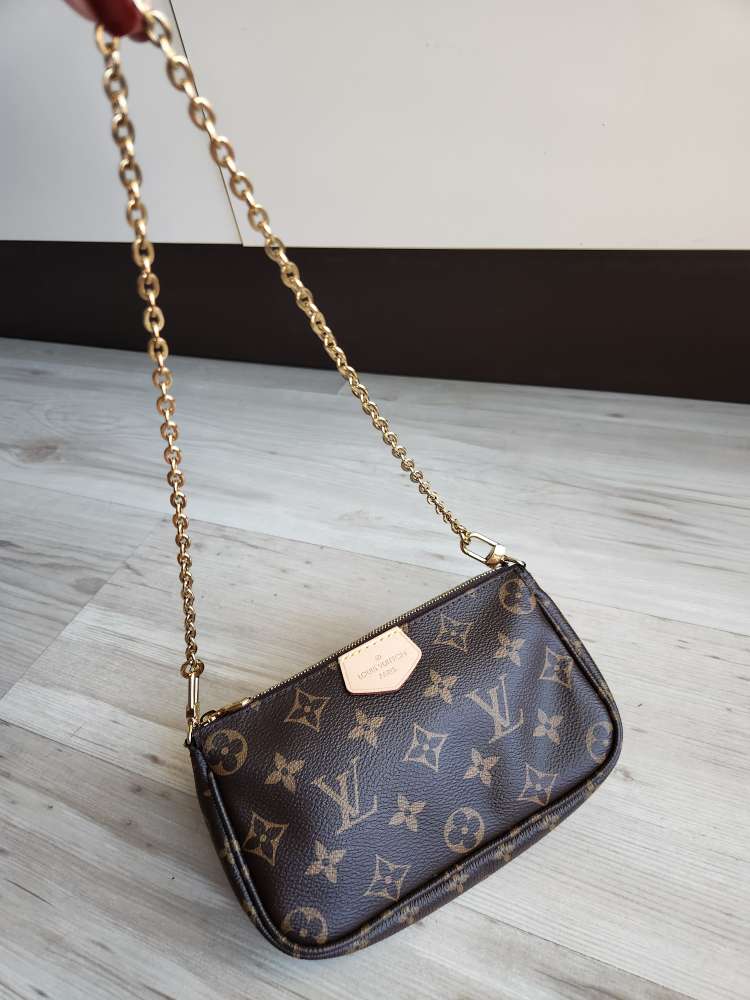 Louis Vuitton Pochette