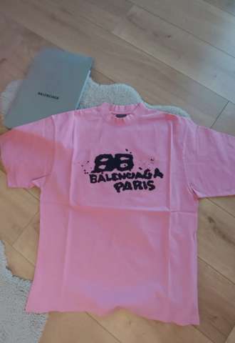 https://vipluxury.sk/Balenciaga tričko