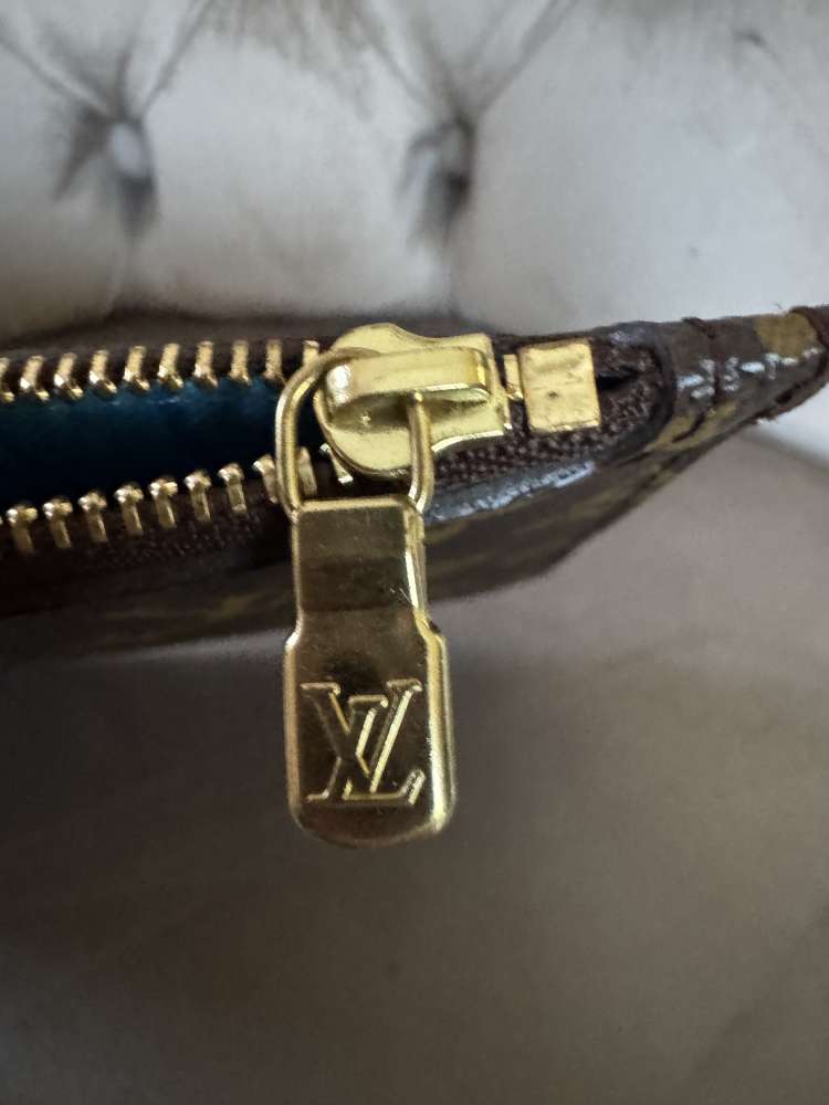 Louis Vuitton Pochette