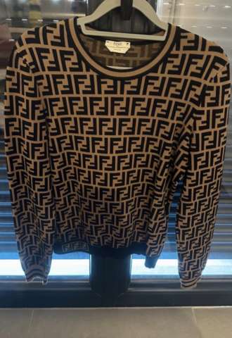 https://vipluxury.sk/Fendi sveter