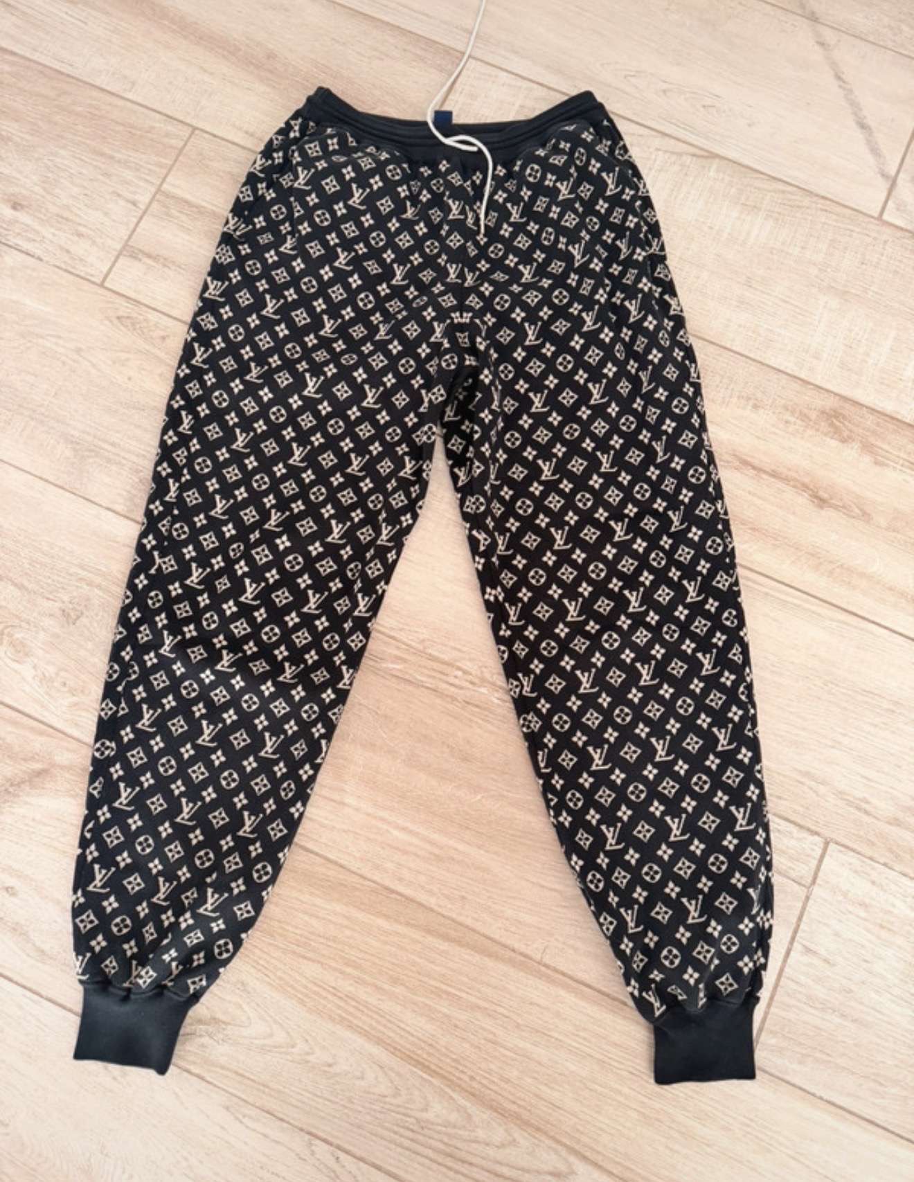 Louis vuitton tepláky