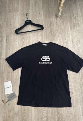 https://vipluxury.sk/Balenciaga tričko