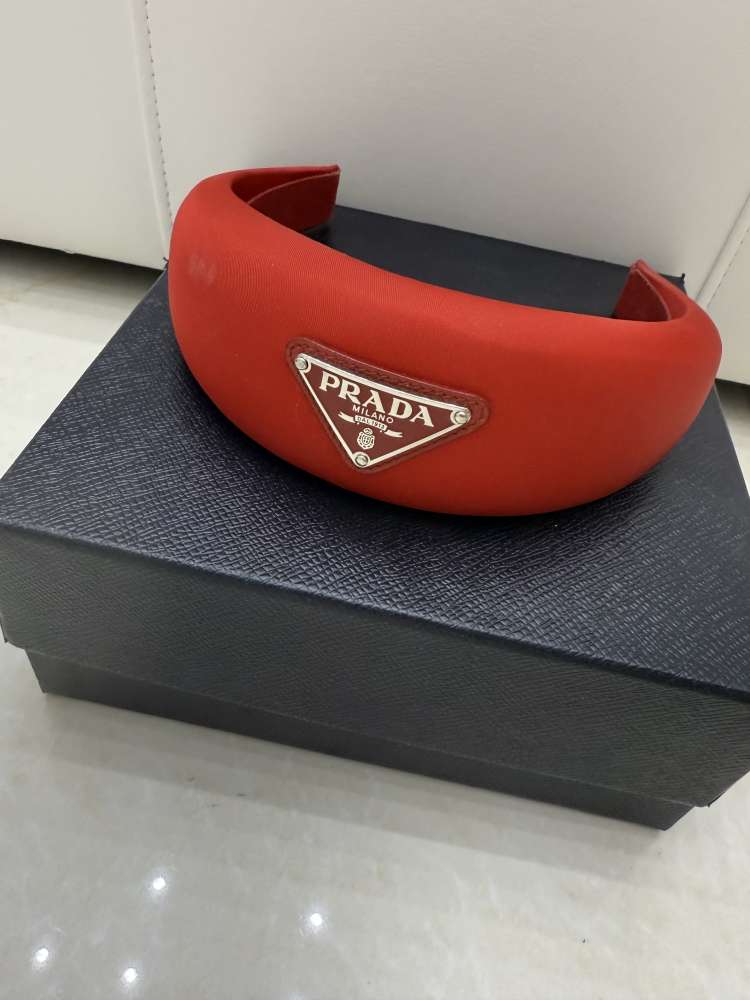 Prada headband- celenka