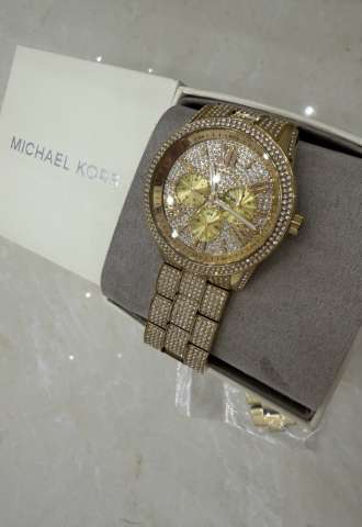 https://vipluxury.sk/Michael kors golden watch- hodinky full stones