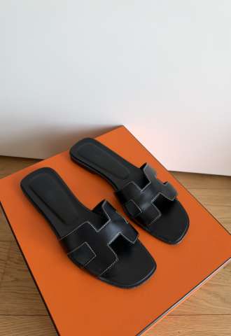 https://vipluxury.sk/Hermes oran black sandals