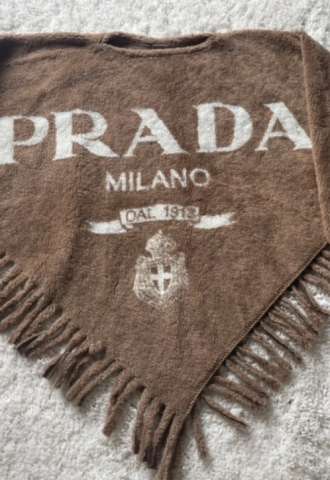https://vipluxury.sk/Prada pončo