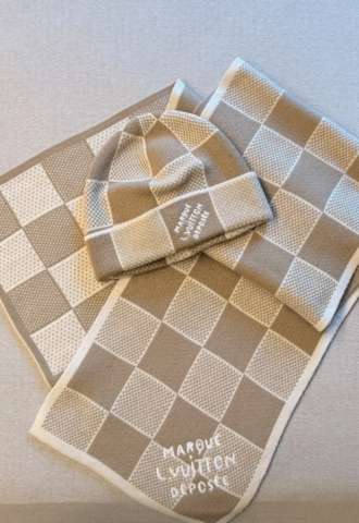 https://vipluxury.sk/Louis Vuitton čiapka a šál
