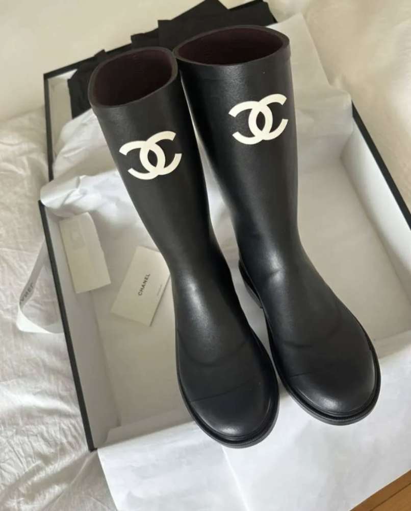 Chanel gumáky