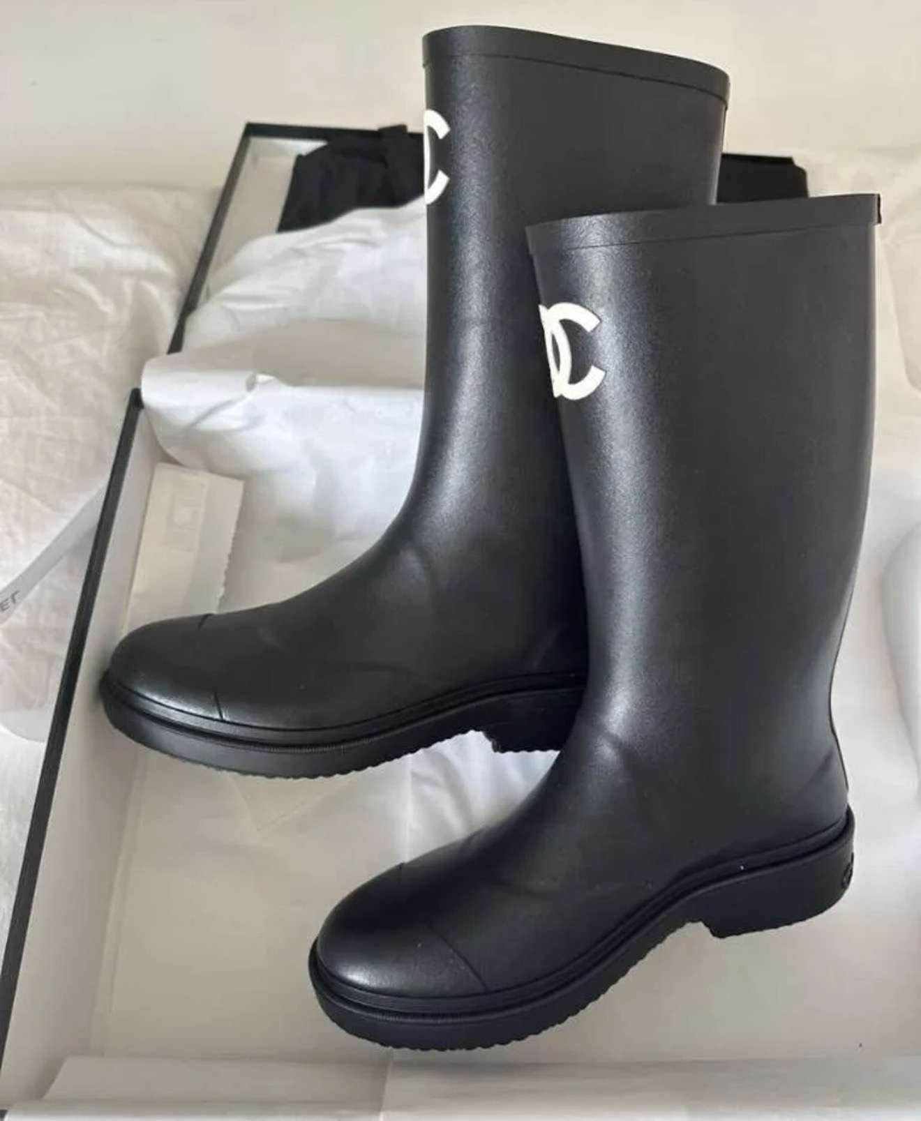 Chanel gumáky