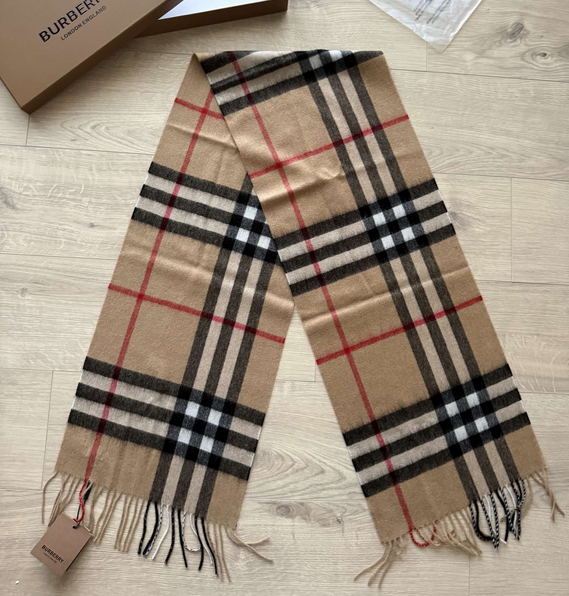 Burberry kockovaná šatka