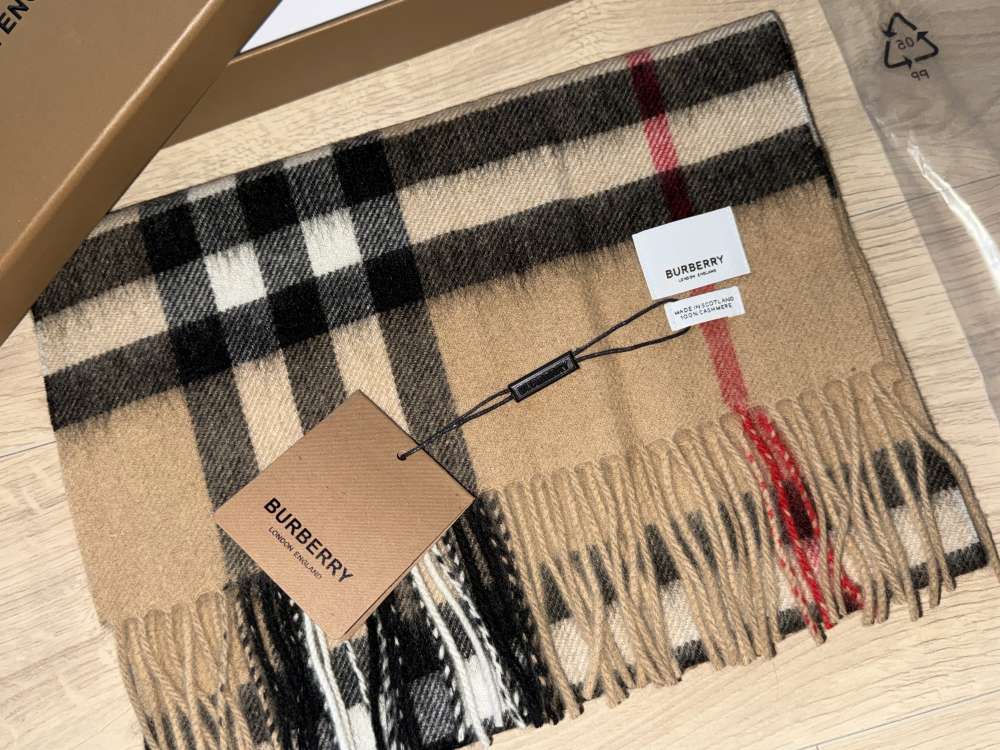 Burberry kockovaná šatka