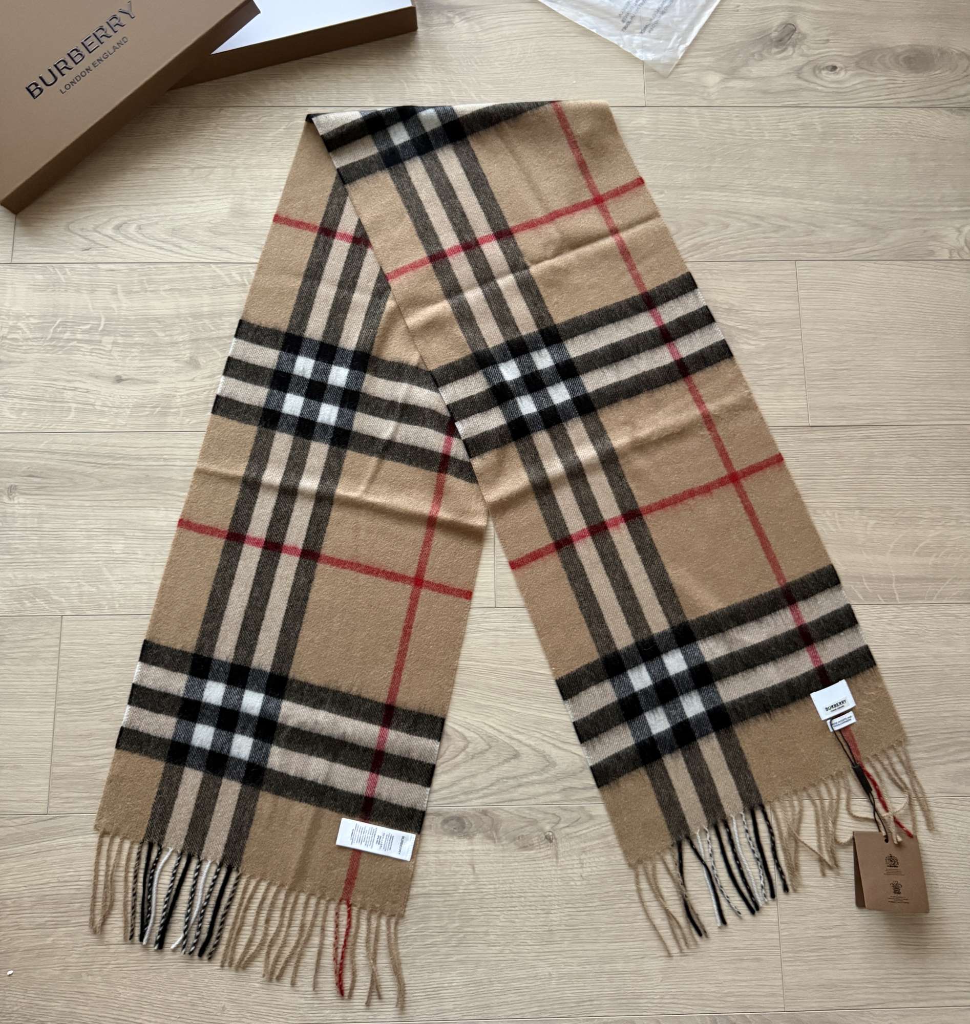 Burberry kockovaná šatka