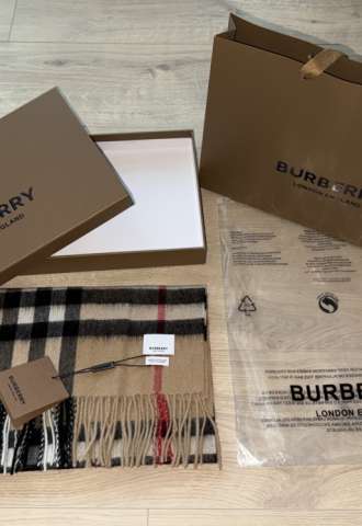 https://vipluxury.sk/Burberry kockovaná šatka