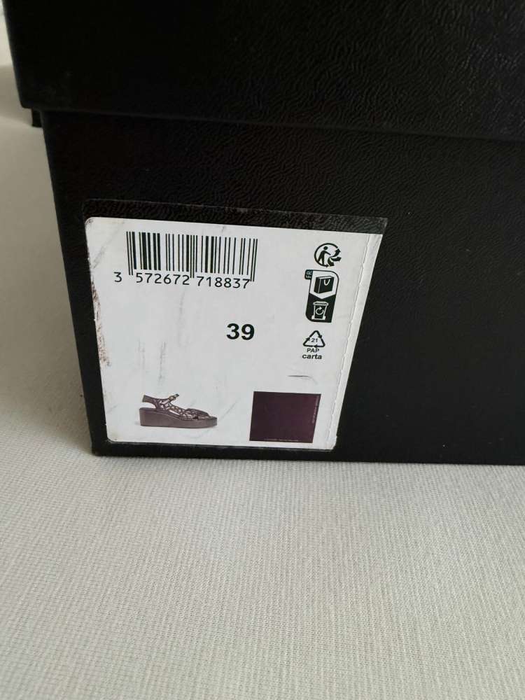 Chanel sandale na opätku