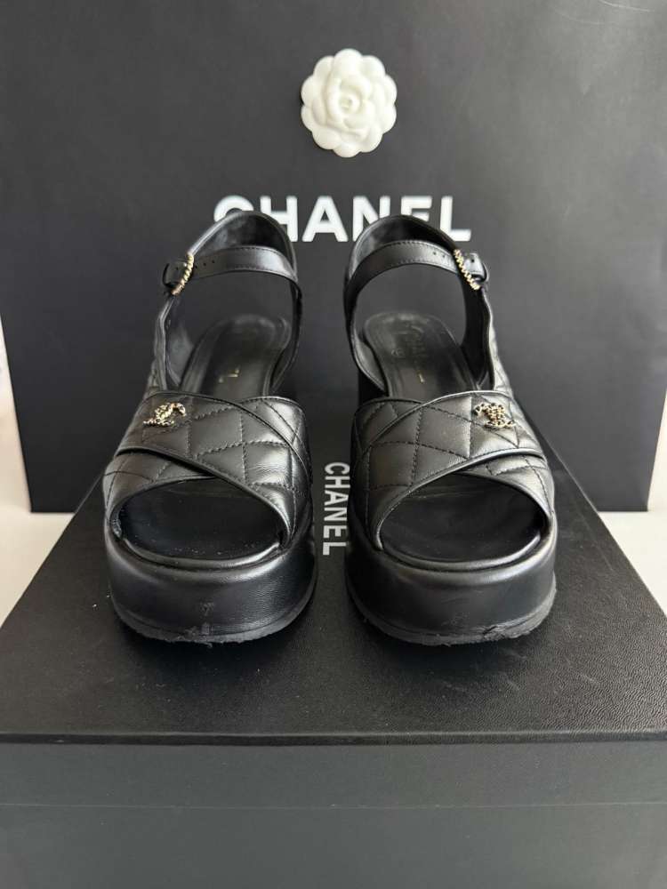 Chanel sandale na opätku