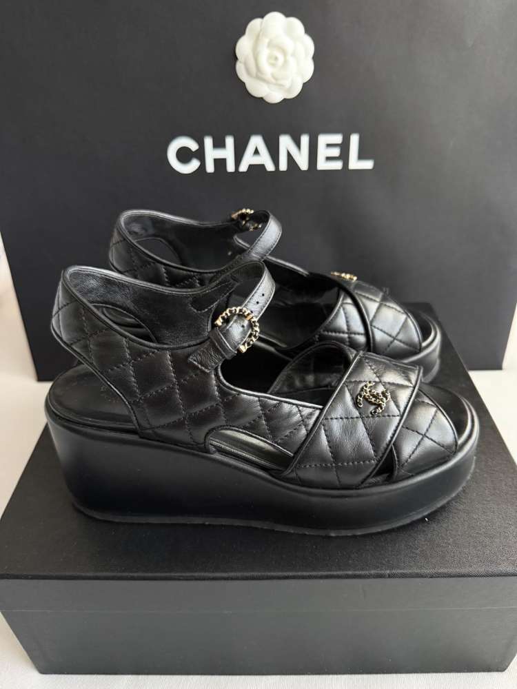 Chanel sandale na opätku