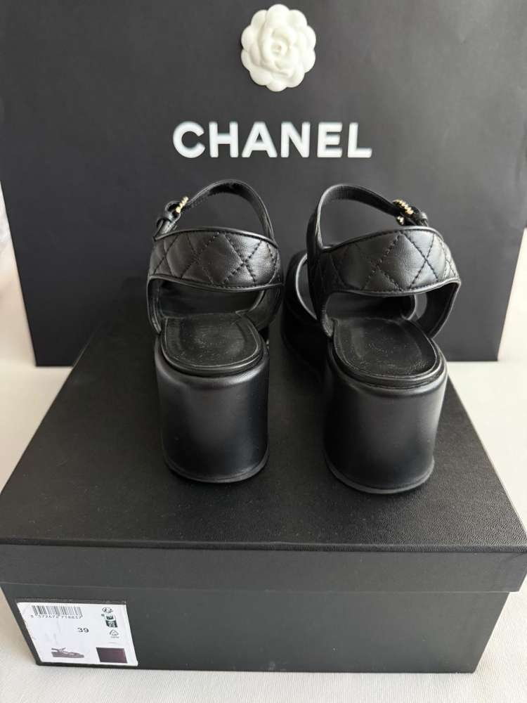 Chanel sandale na opätku