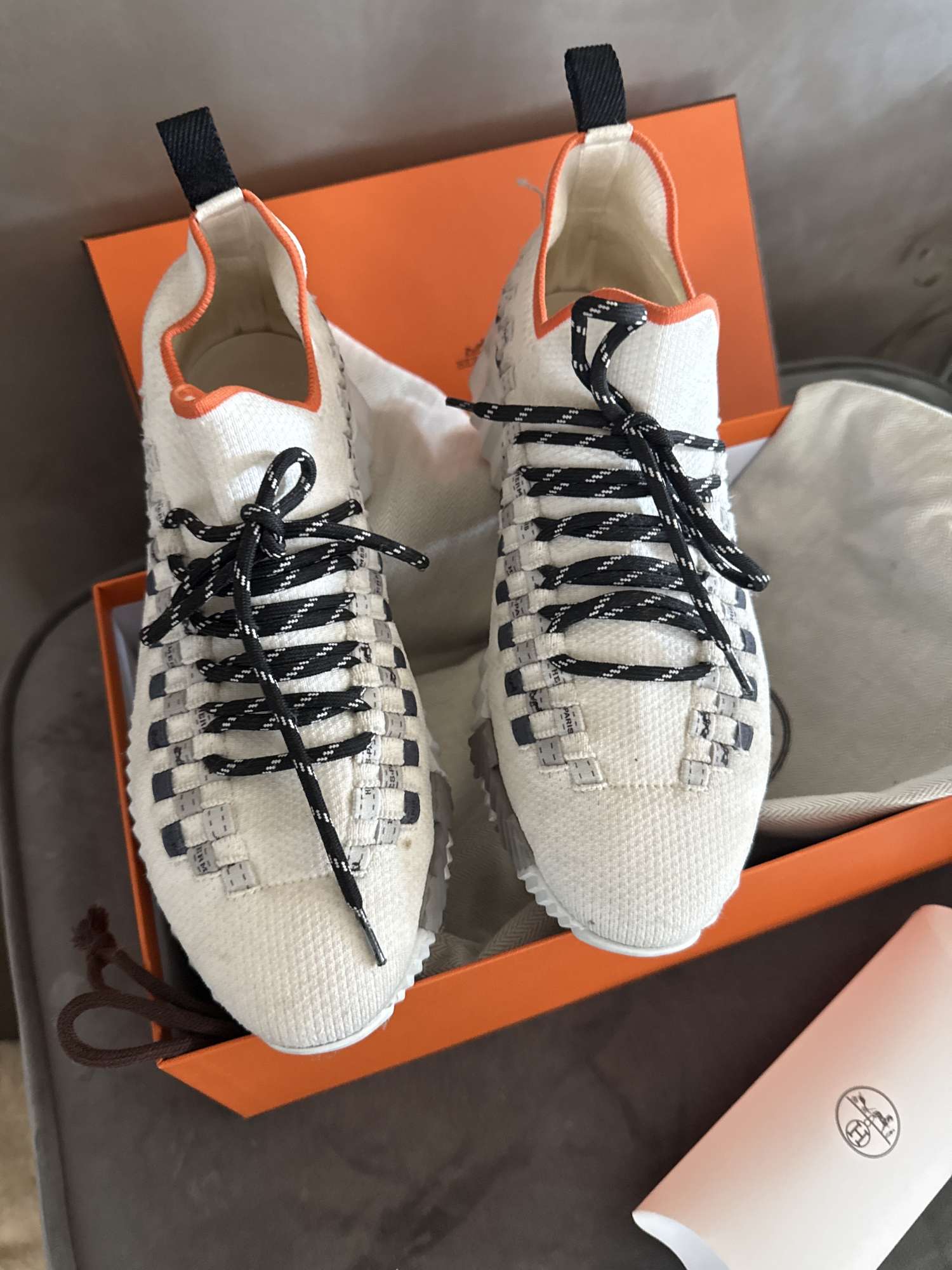 Hermes Boucing