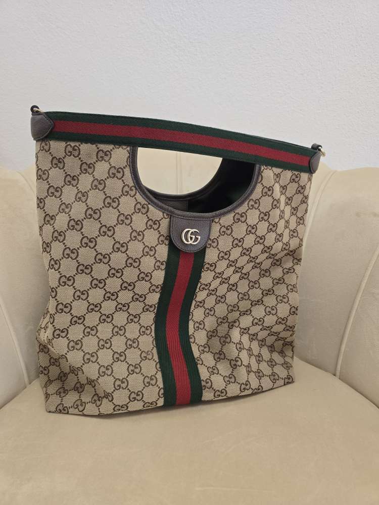 Gucci kabelka s GG vzorom a kapsičkou