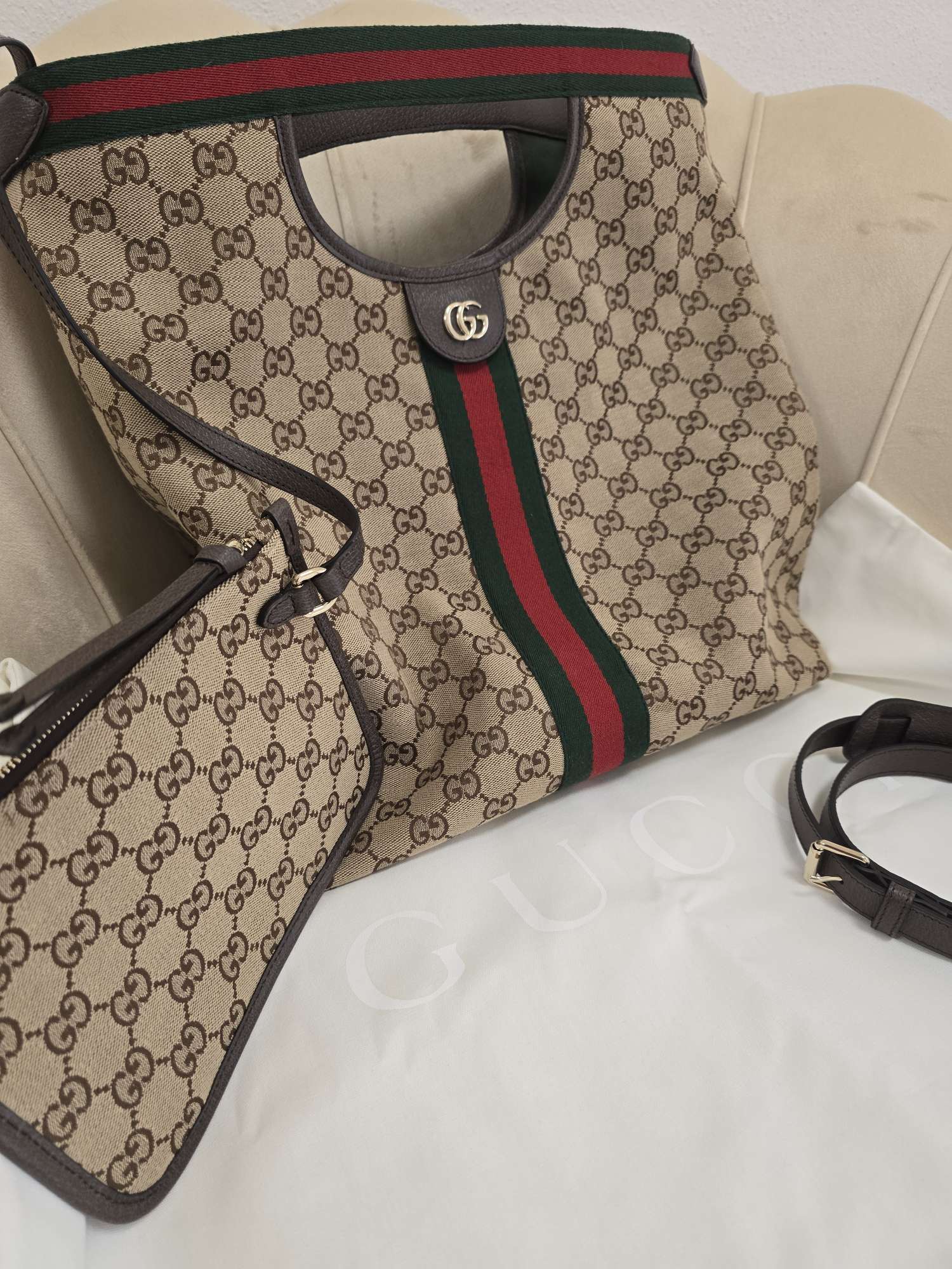 Gucci kabelka s GG vzorom a kapsičkou