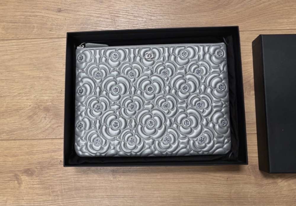 Chanel clutch