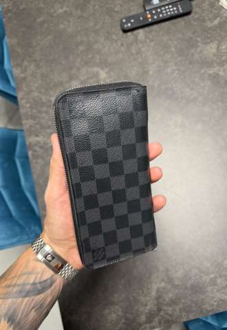 https://vipluxury.sk/Louis Vuitton wallet