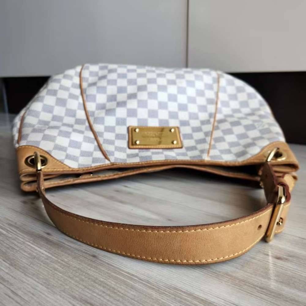 Louis Vuitton Galliera PM