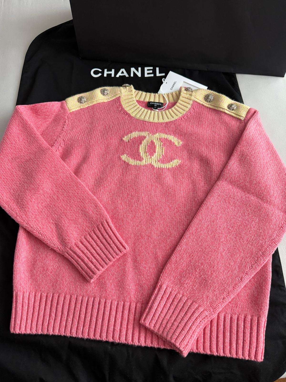 Chanel sveter