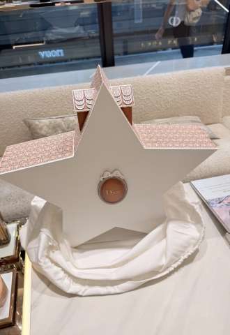 https://vipluxury.sk/Dior adventný kalendar