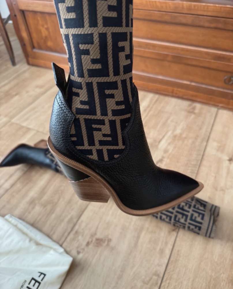 Fendi čižmy