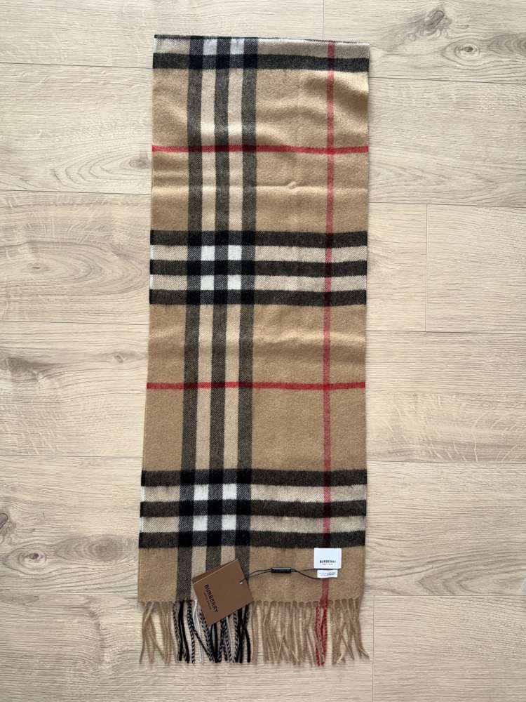 Šál Burberry zo 100 % kašmíru