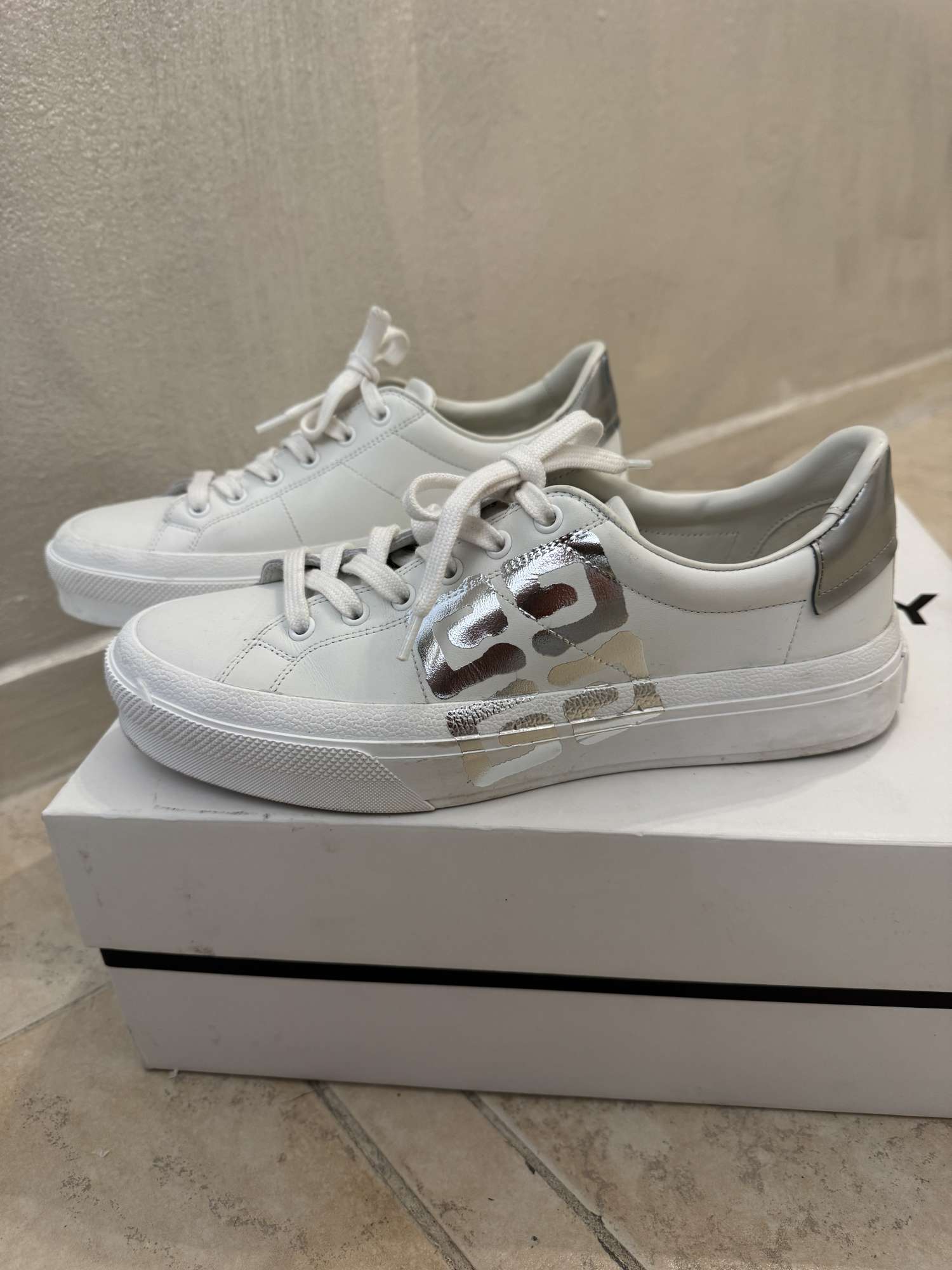Givenchy kozene tenisky vel 40, 2xobute