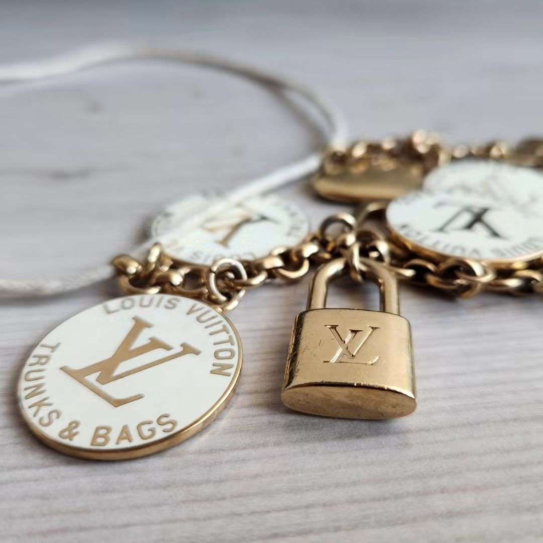 Louis Vuitton Nahrdelnik