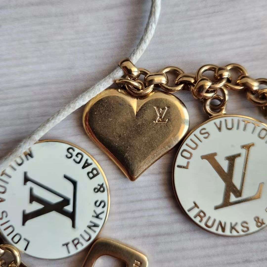 Louis Vuitton Nahrdelnik