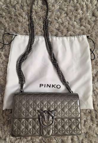 https://vipluxury.sk/Pinko Love Click